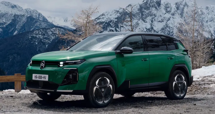 Citro&euml;n okreće novu stranicu u SUV priči, i to s velikim stilom. Nakon &scaron;to je prva generacija C5 Aircrossa od 2017. godine polako osvojila simpatije kupaca, druga dolazi s jasnom porukom: vrijeme je za veće, odvažnije i modernije, sdrfhadfhadfh/