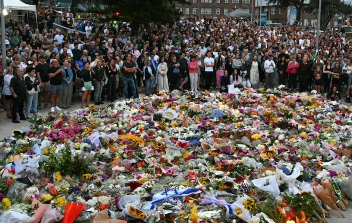 Stanovnici Sidneja odaju počast ubijenima/X/