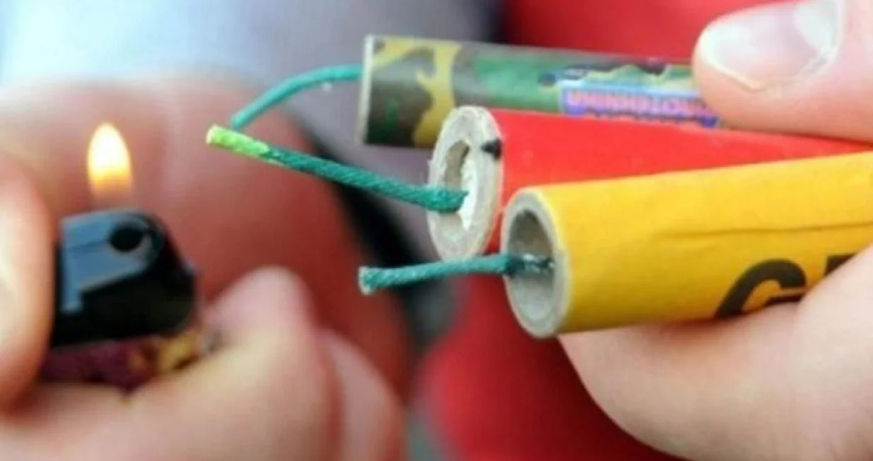 petarde, povrede ilustracija/Dru&scaron;tvene Mreže