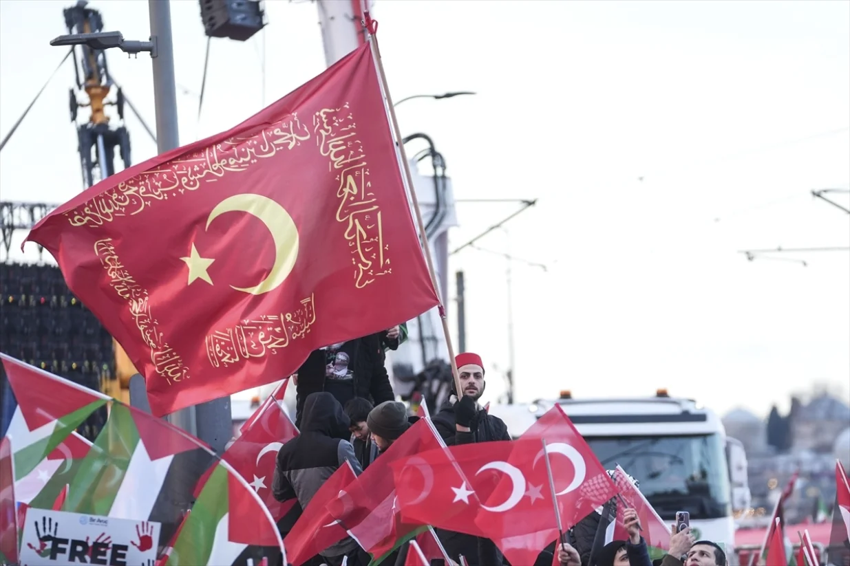 Pola miliona ljudi na ulicama/Anadolija/