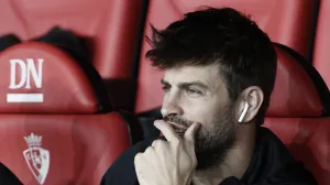 epa10294588 FC Barcelona's defender Gerard Pique reacts on the bench ahead of the Spanish LaLiga soccer match between CA Osasuna and FC Barcelona, in Pamplona, northern Spain, 08 November 2022. EPA/Jesus Diges/Foto: Jesus Diges