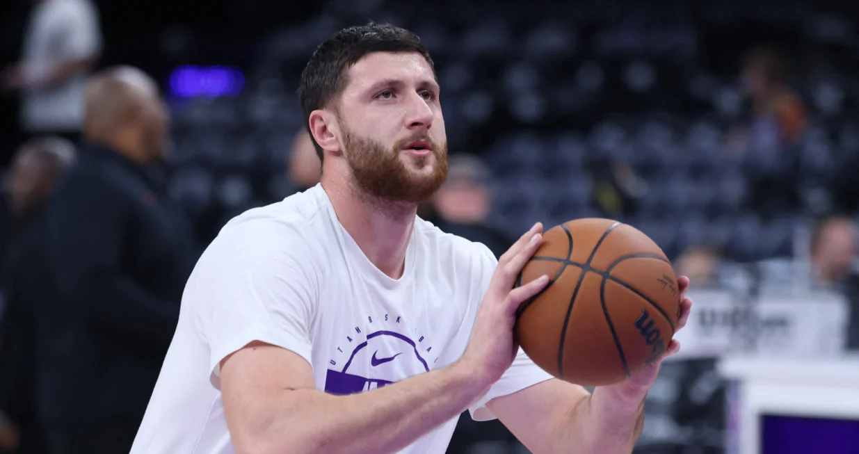 Nov 30, 2025; Salt Lake City, Utah, USA; Utah Jazz center Jusuf Nurkic (30) warms up before the game against the Houston Rockets at Delta Center. Mandatory Credit: Rob Gray-Imagn Images/Foto: Rob Gray
