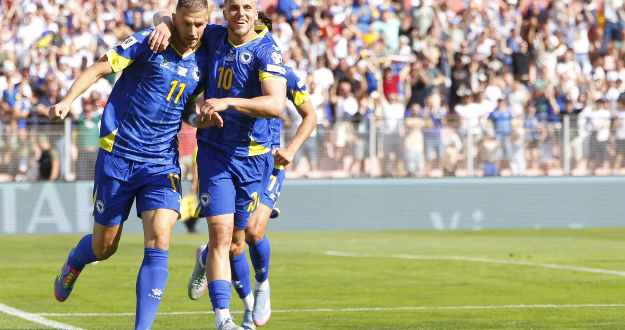 Edin Džeko i Ermedin Demirović (FOTO: Damir Deljo/Oslobođenje)/Foto: Damir Deljo