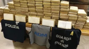 Oduzeta droga/Guardia di Finanza//