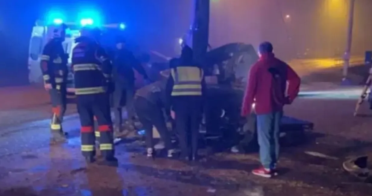 nesreća kod dervente, poginuo 23-godi&scaron;njak, passat se zabio u stub/Atv