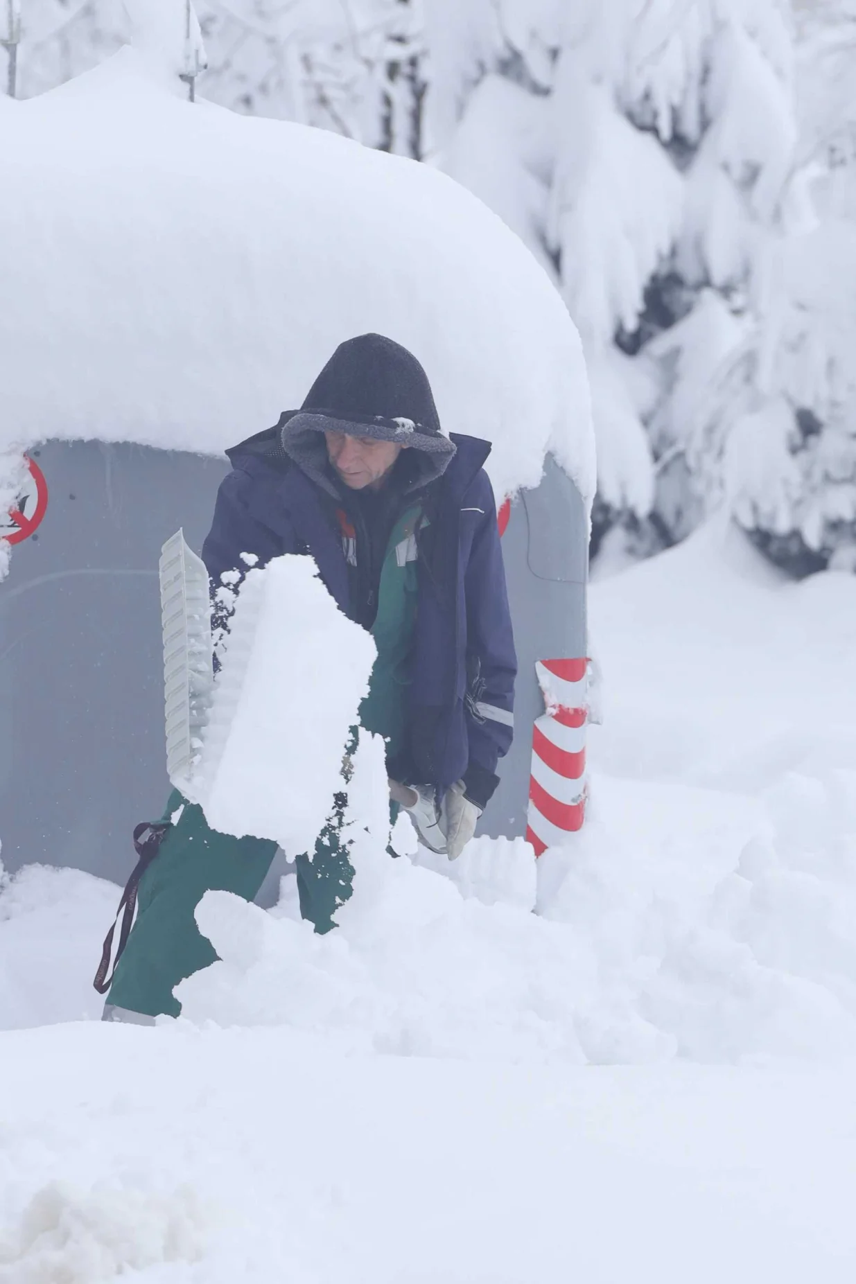 snijeg, sarajevo, ulice, građani, či&scaron;ćenje, vrijeme/Senad Gubelić