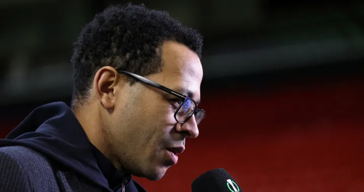 FILE PHOTO: Soccer Football - UEFA Conference League - Aberdeen v RC Strasbourg - Pittodrie Stadium, Aberdeen, Scotland, Britain - December 11, 2025 RC Strasbourg coach Liam Rosenior is interviewed before the match REUTERS/Russell Cheyne/File Photo/Foto: Russell Cheyne