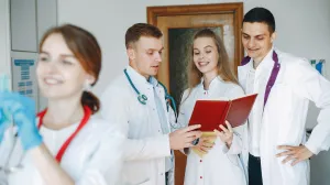 Studenti medicine na praksi//