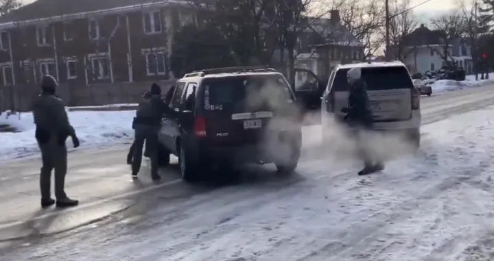 Napad na ženu u Minneapolisu/X