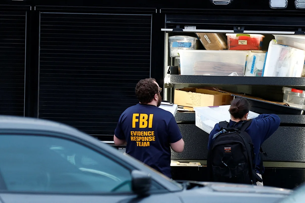FBI agents work outside Adventist Hospital after U.S. federal agents shot two people in Portland, Oregon, U.S., January 8, 2026. REUTERS/John Rudoff/John Rudoff
