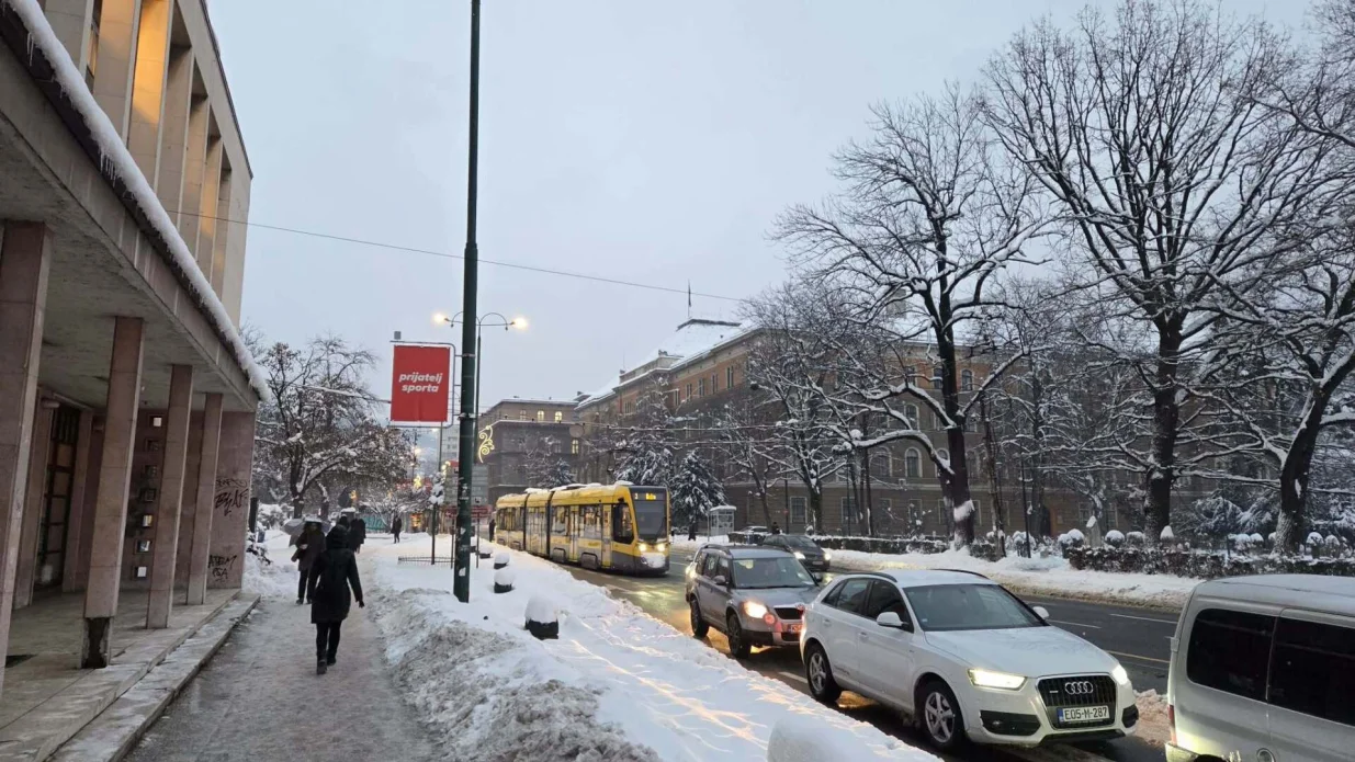 Tramvaj, Sarajevo, snijeg, zastoj/Nedim Fetahović