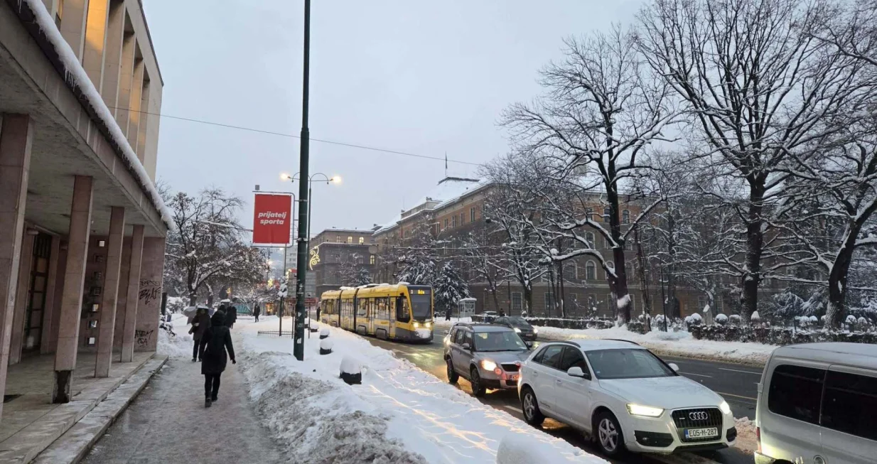 Tramvaj, Sarajevo, snijeg, zastoj/Nedim Fetahović