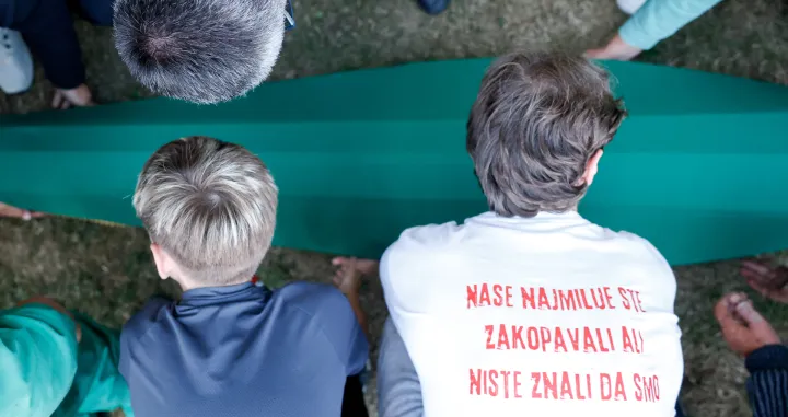 Potočari 10. juli: izno&scaron;enje tabuta na Musalu/Damir Deljo