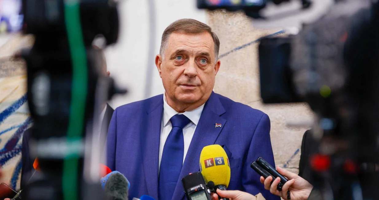 U Istočnom Sarajevu, 24. aprila 2025. godine, predsjednik bosanskohercegovačkog entiteta RS Milorad Dodik svečano je otvorio zgradu Rektorata i Muzičke akademije Univerziteta u Istočnom Sarajevu/Damir Deljo