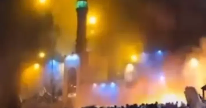 Teheran u plamenu: Zapaljena džamija i vozila, protesti u Iranu eskalirali/Screenshot