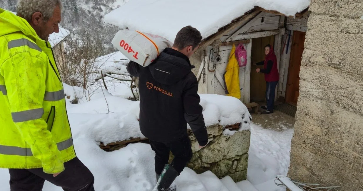 Pomoć u snijegu/Pomozi.ba