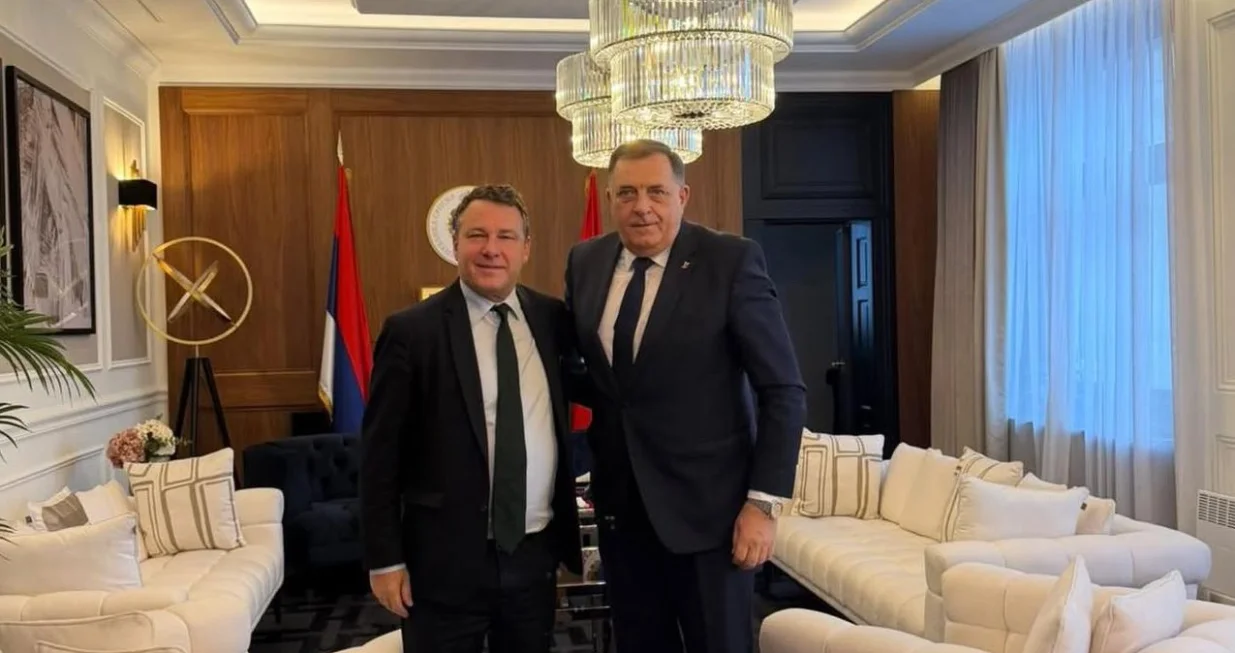 Jean-Lin Lacapelle, francuski parlamentarac koji je tokom vikenda na Radio-televiziji Republike Srpske (RTRS) izrazio podr&scaron;ku Miloradu Dodiku ali i ideji nezavisnosti Republike Srpske/