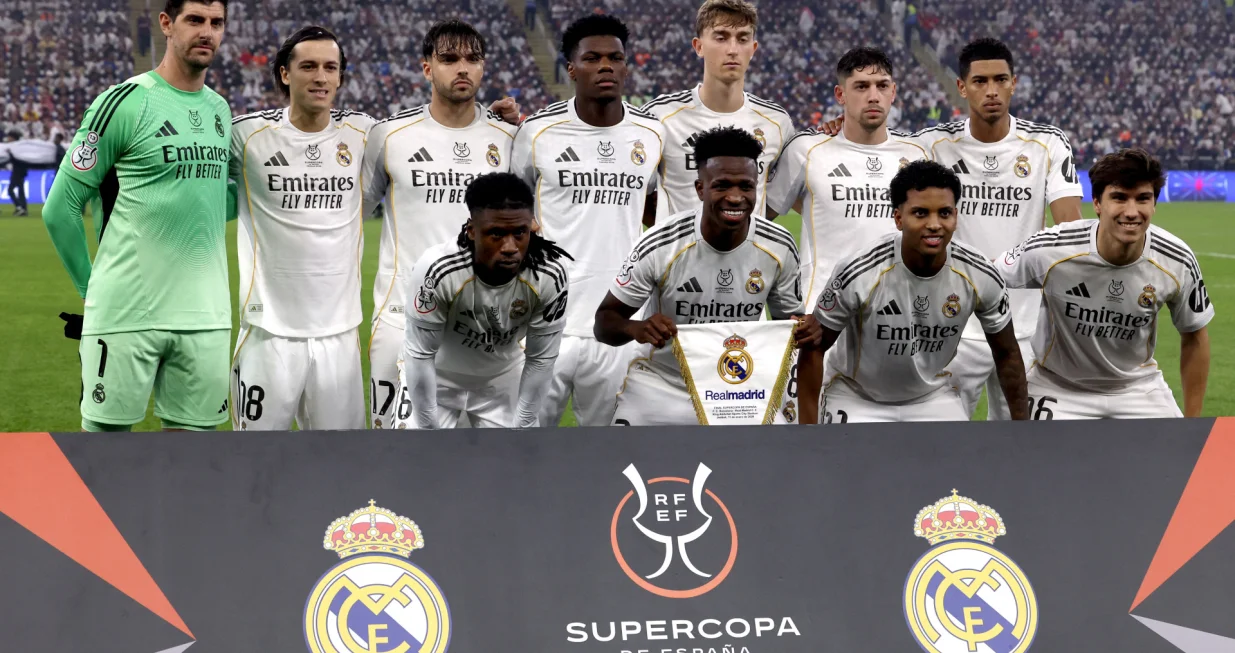 Soccer Football - Spanish Super Cup - Final - FC Barcelona v Real Madrid - King Abdullah Sports City Stadium, Jeddah, Saudi Arabia - January 11, 2026 Real Madrid players pose for a team group photo before the match REUTERS/Vincent West/Foto: Vincent West