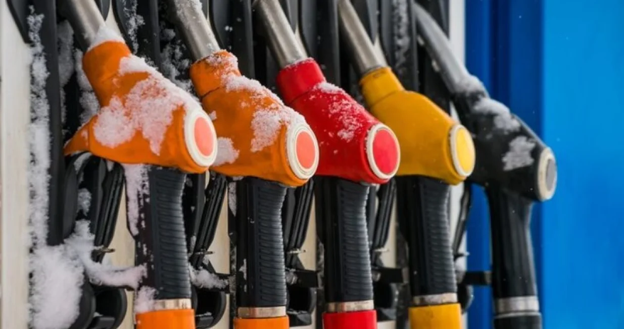 benzinska pumpa, gorivo, točenje goriva/Freepik