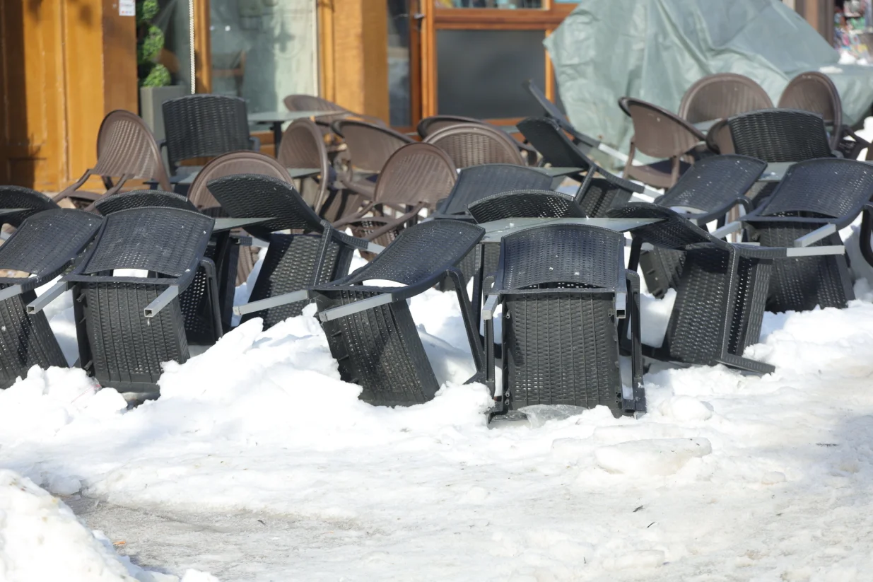 Snijeg ledenice či&scaron;ćenje jutarnja razglednica/Senad Gubelić