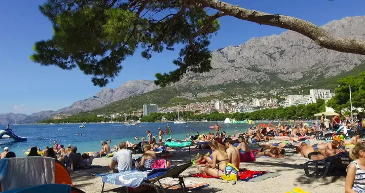 Ljeto na Makarskoj rivijeri/Makarska-holidayhome.com