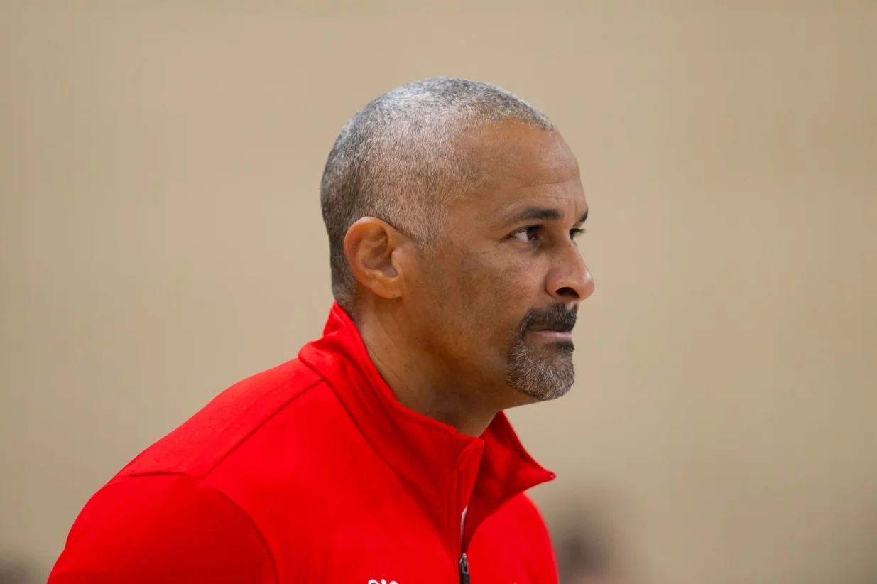 Didier Dinart sjedi na klupi Crne Gore/Foto: 