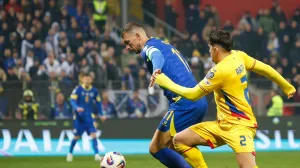 Edin Džeko i Andrei Ratiu/Foto: 