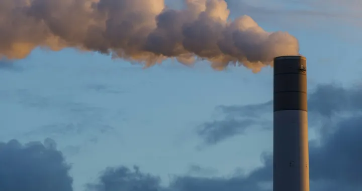 dim, firma, proizvodnja, industrija, zagađenje, prljava energija/Peter Werkman