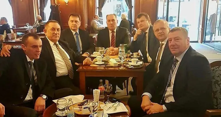 Članovi SDS-a se skupili u Sarajevu/Sds Sokolac