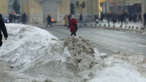 Snijeg ledenice čišćenje jutarnja razglednica/Senad Gubelić