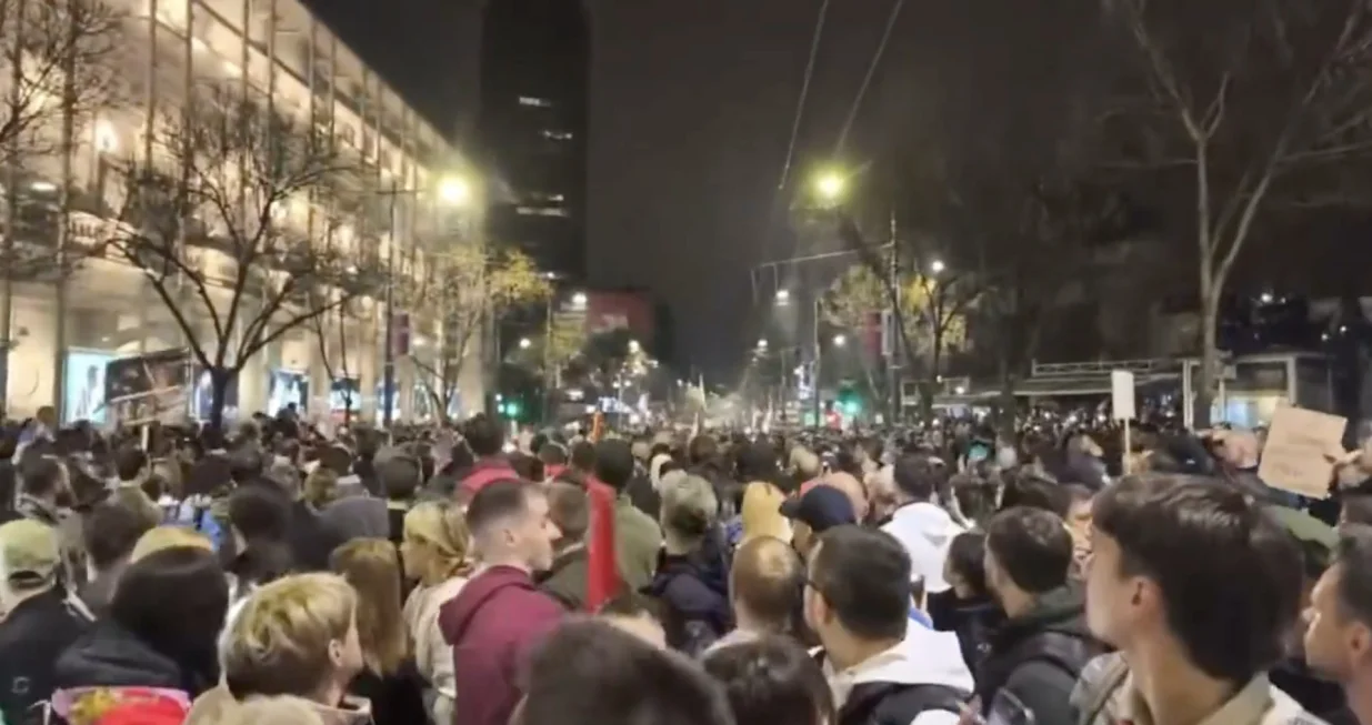 Okupljene je zvuk prestra&scaron;io/X