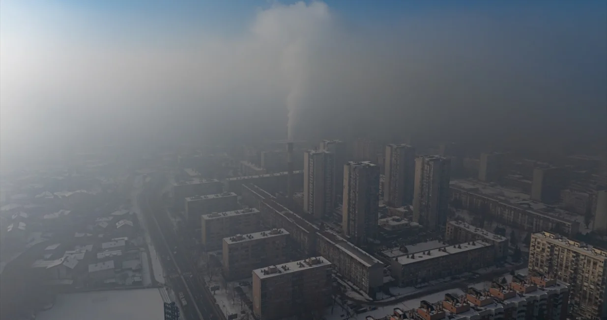 Sarajevo se gu&scaron;i u smogu/Elvir Hodžić