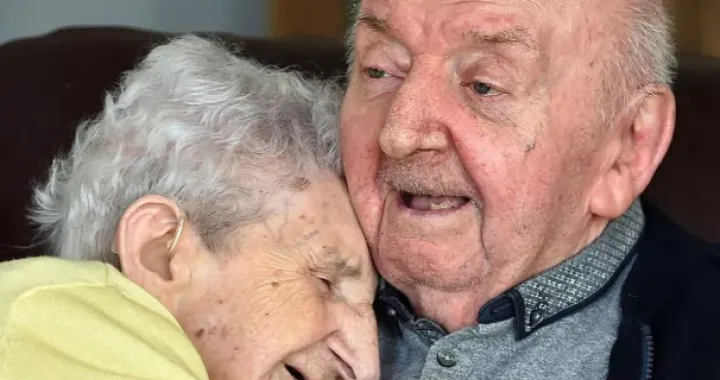 Ada Keating Iako ima 98 godina, odlučila je preseliti se u isti dom u Liverpoolu kako bi ostala uz svog 80-godi&scaron;njeg sina i nastavila brinuti o njemu/Screenshot