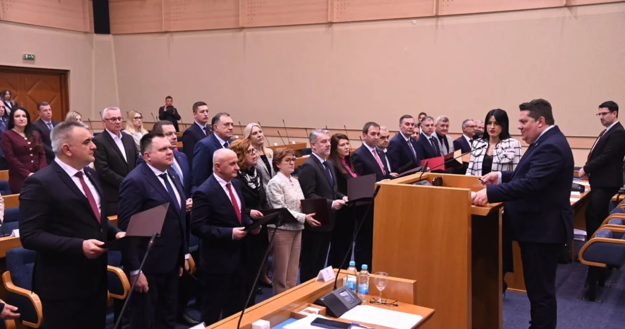 Narodna skup&scaron;tina Republike Srpske, izbor druge vlade Save Minića, polaganje zakletve/