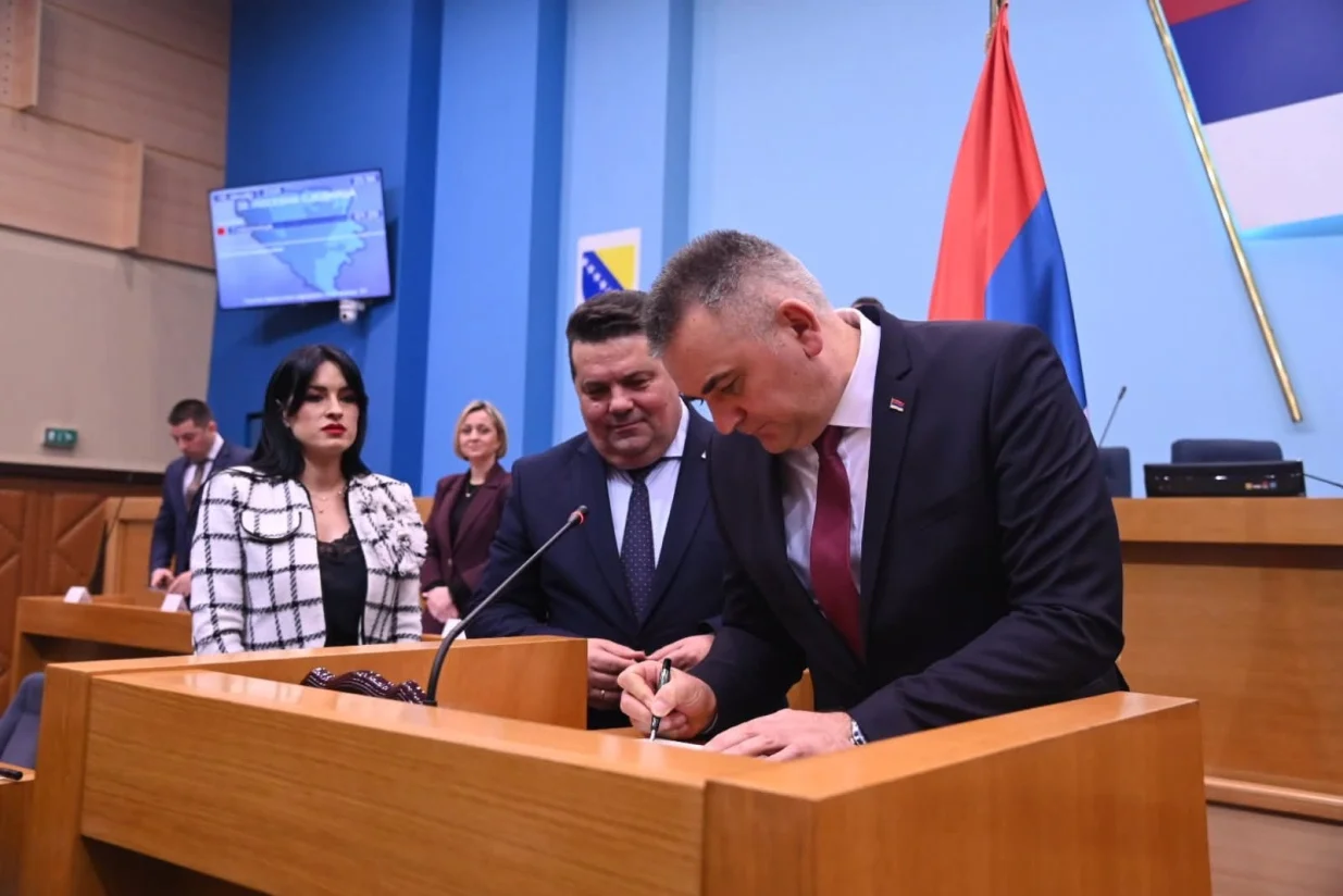 Narodna skup&scaron;tina Republike Srpske, izbor druge vlade Save Minića, polaganje zakletve/