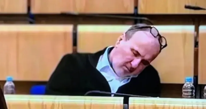 Amir Ibrović zaspao usred sjednice/