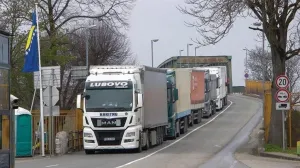 Kamioni na granici/