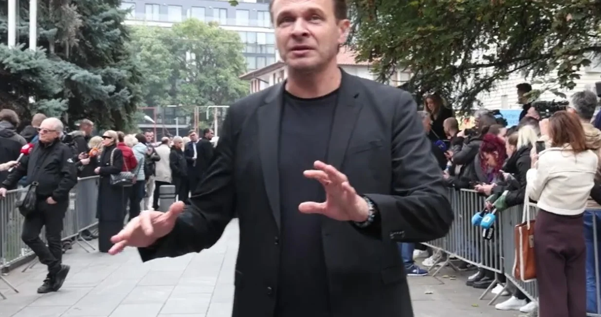 Enis Be&scaron;lagić/