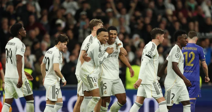 Soccer Football - UEFA Champions League - Real Madrid v AS Monaco - Santiago Bernabeu, Madrid, Spain - January 20, 2026 Real Madrid's Jude Bellingham celebrates scoring their sixth goal with Kylian Mbappe REUTERS/Violeta Santos Moura/Foto: Violeta Santos Moura
