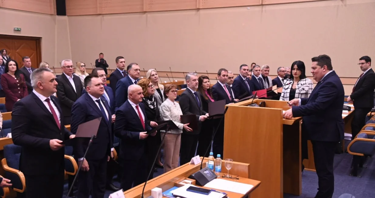 Narodna skup&scaron;tina Republike Srpske, izbor druge vlade Save Minića, polaganje zakletve/