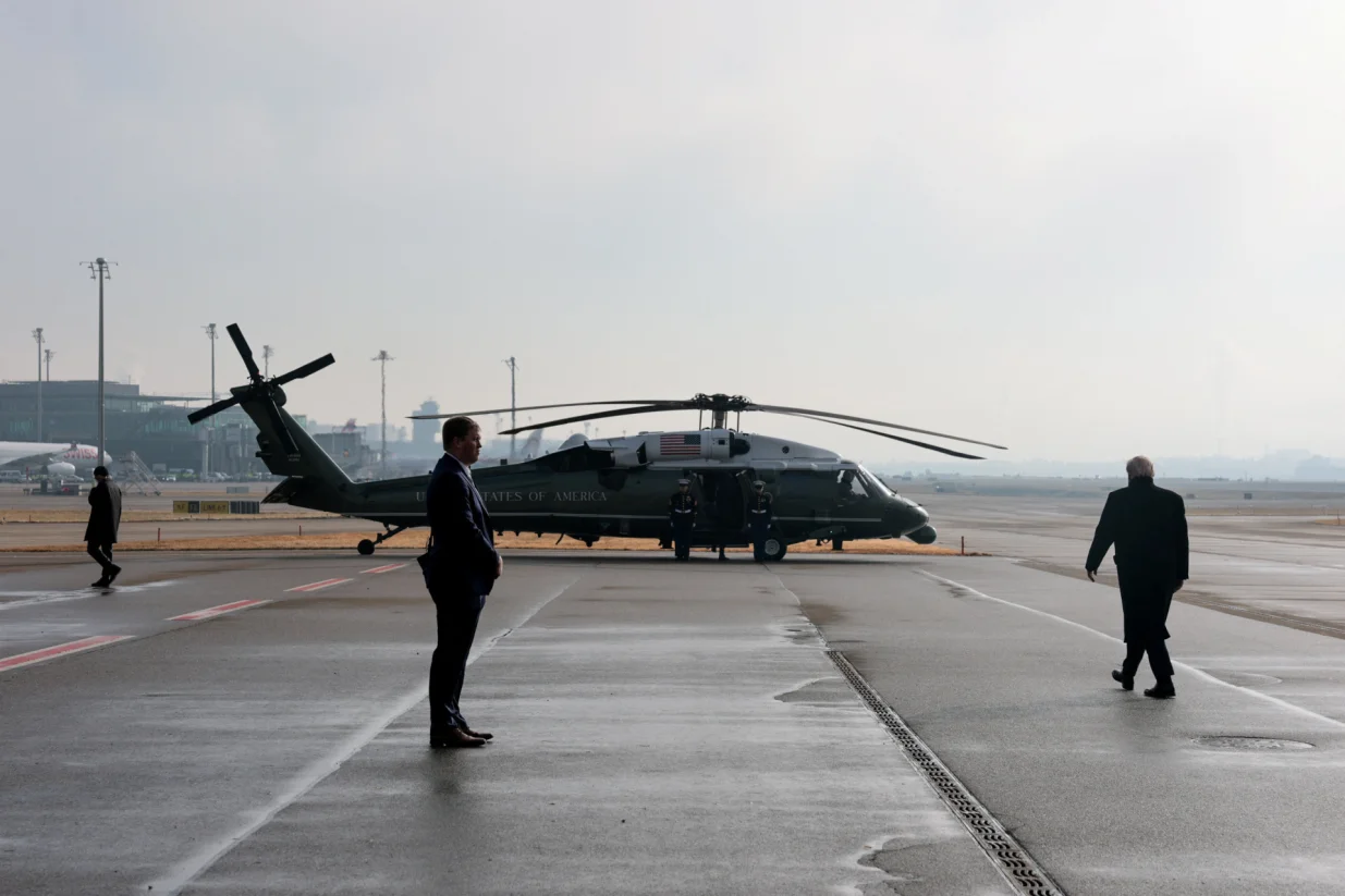 U.S. President Donald Trump walks towards Marine One upon arrival at Zurich International Airport, as he travels to attend the World Economic Forum in Davos, in Zurich, Switzerland January 21, 2026. REUTERS/Jonathan Ernst/Jonathan Ernst