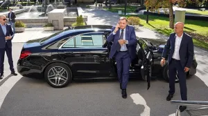 Dodik više nema pravo koristiti službeni automobil/