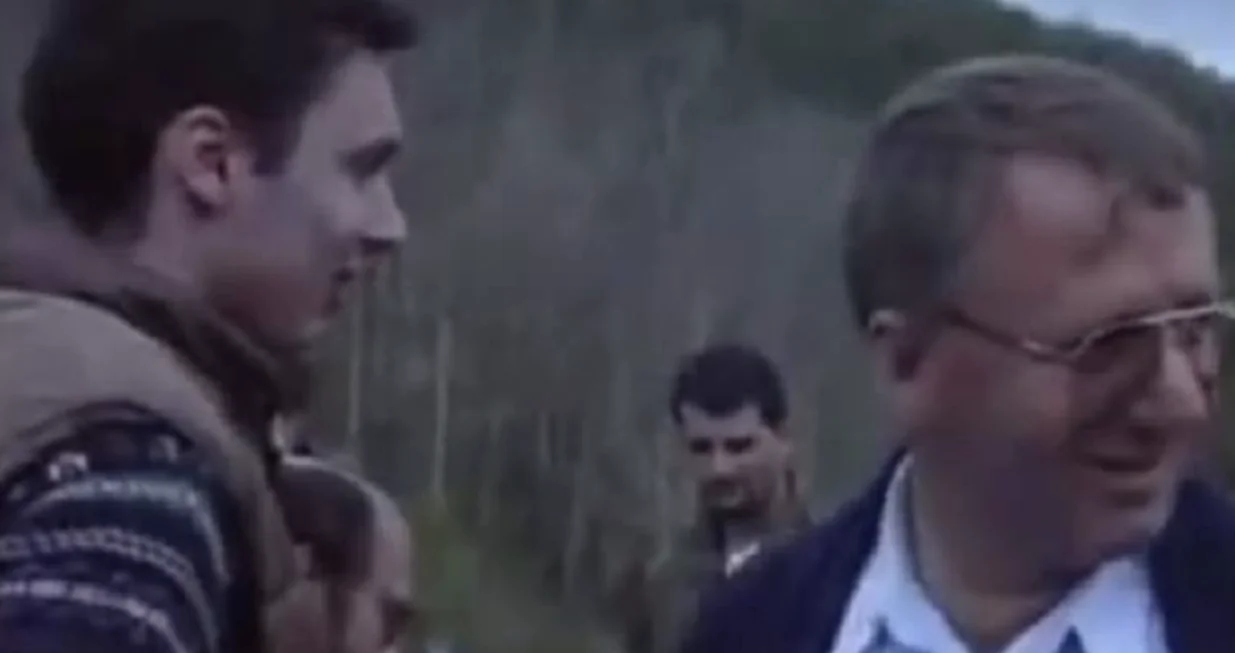 Mladi Vučić u dru&scaron;tvu &Scaron;e&scaron;elja/Arhiv