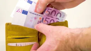 euro, euri. zamjena novca u eure/Freepik