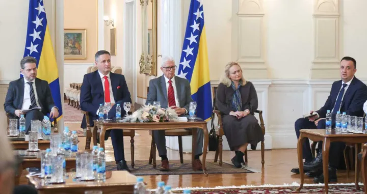 Zajednička sjednica savjeta pri Kabinetu člana Predsjedni&scaron;tva BiH Denisa Bećirovića//