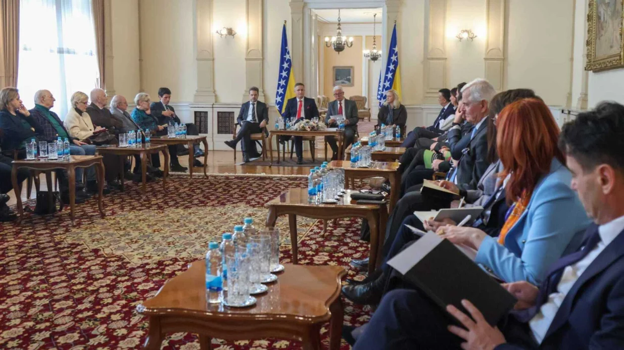 Zajednička sjednica savjeta pri Kabinetu člana Predsjedni&scaron;tva BiH Denisa Bećirovića//