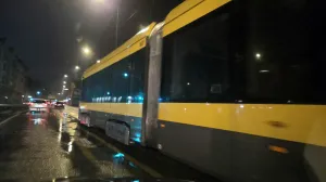 Tramvaji opet ne voze, tramvaji stoje, tramvajski saobraćaj ne radi/Lejla Sofradžija