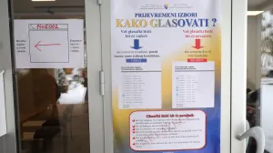 Prijevremeni izbori za predsjednika Republike Srpske. Istočno Sarajevo - Lukavica glasanje/Senad Gubelić