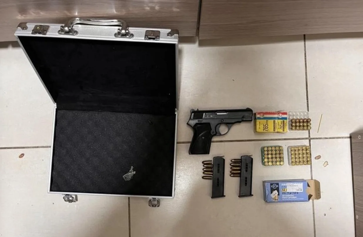 Akcija Ammo, uhap&scaron;en mu&scaron;karac, pronađena droga, oružje i municija/Mup Ks