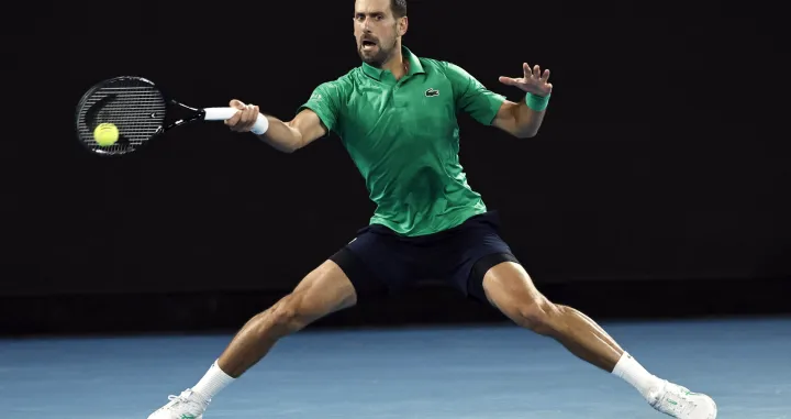 Tennis - Australian Open - Melbourne Park, Melbourne, Australia - January 24, 2026 Serbia's Novak Djokovic in action during his third round match against Netherlands' Botic van de Zandschulp REUTERS/Tingshu Wang/Foto: Tingshu Wang